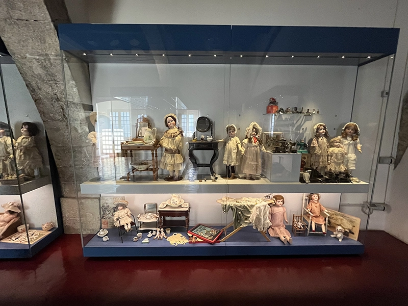 musée de la poupée au chateau d'Angera lac Majeur Italie