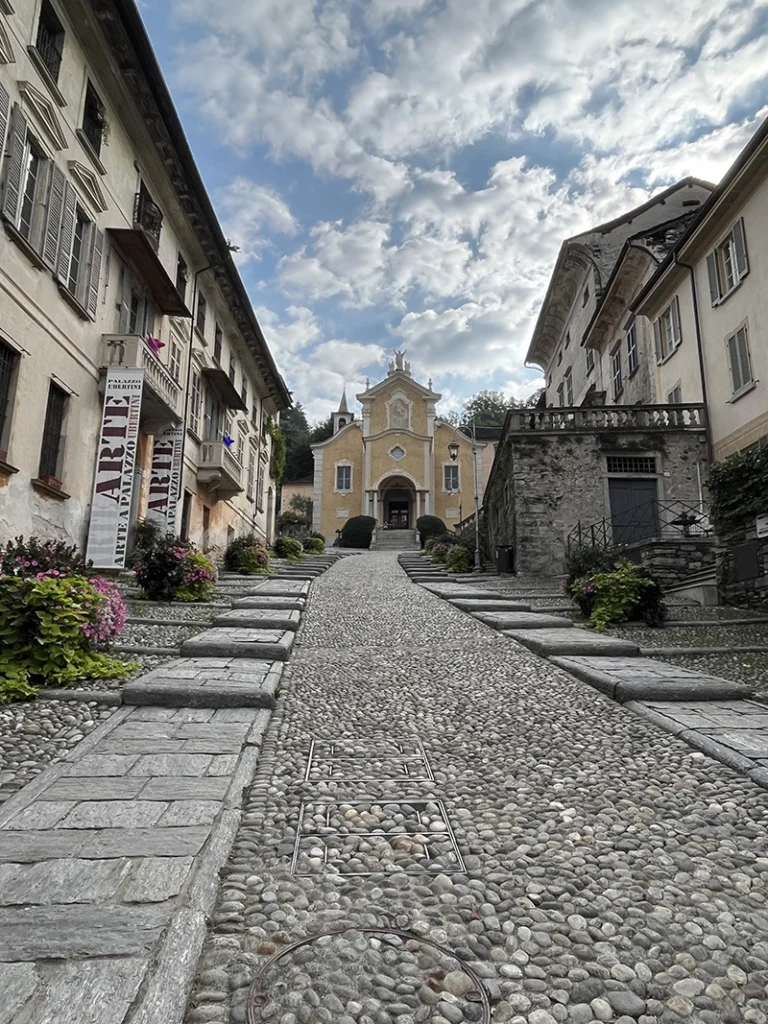 Eglise Orta San Giulio Lac Orta Italie