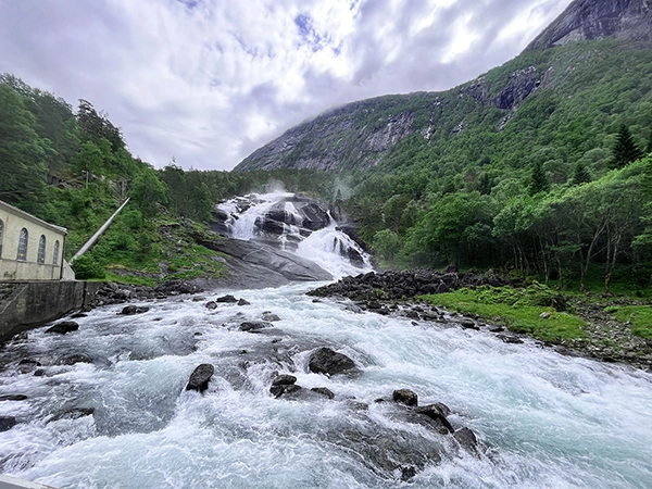 cascade Tveitafossen en Norvège