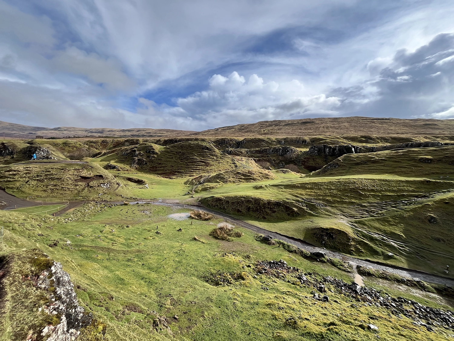 Vallon dans les fairy glen à l'île de skye