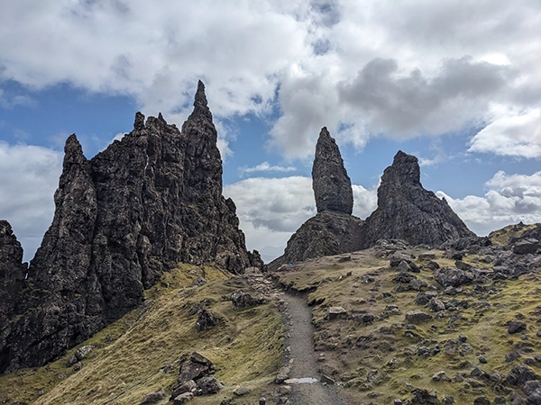 Roches du point Old man of Storr en Ecosse