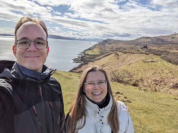 photo de couple sur l'île de Skye en Ecosse