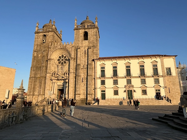 Cathédrale de Porto au couché du soleil