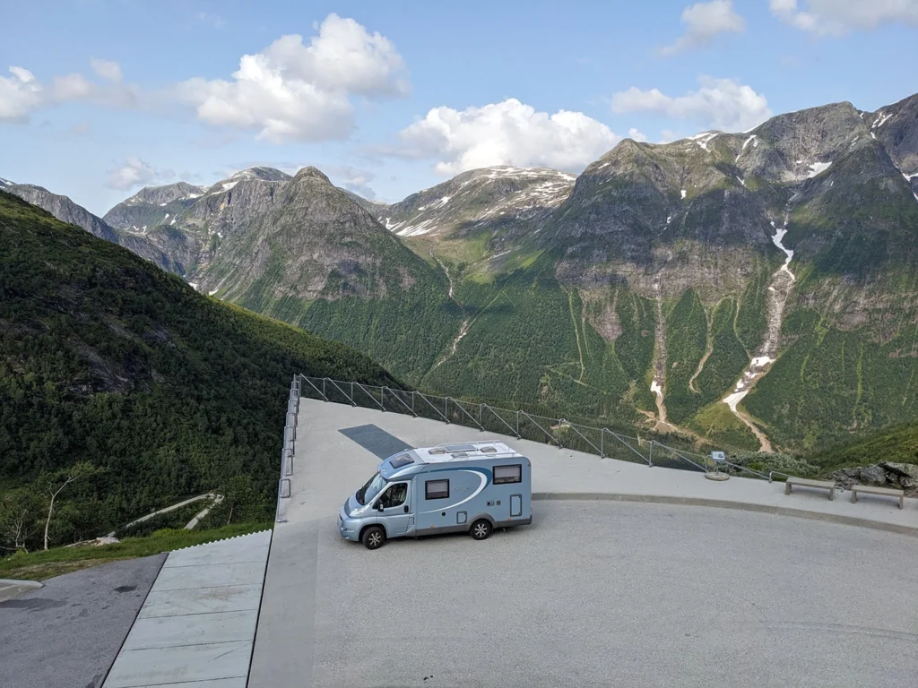 Flip in blue en Norvege 3 camping car bleu en Norvège
