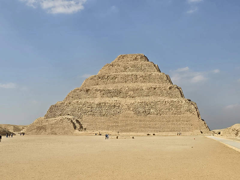 Pyramide a degré de Saqqarah en Egypte