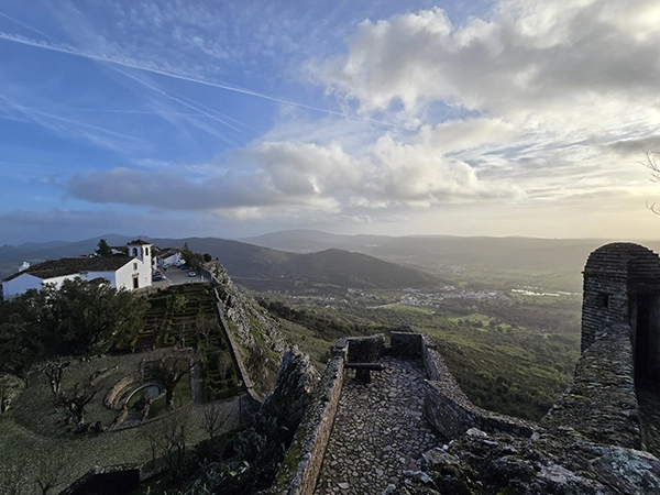 Vue du chateau de Marvao sur la campagne environnante au Portugal