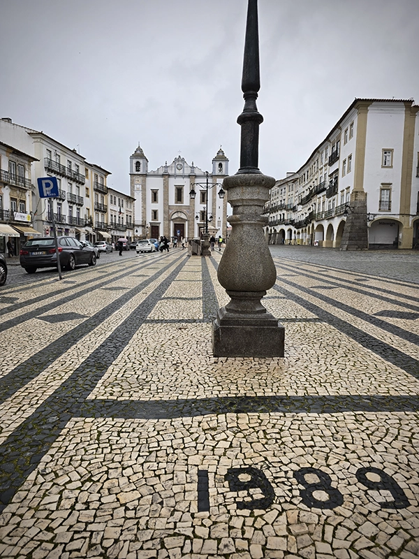 place de la ville d'Evora au Portugal